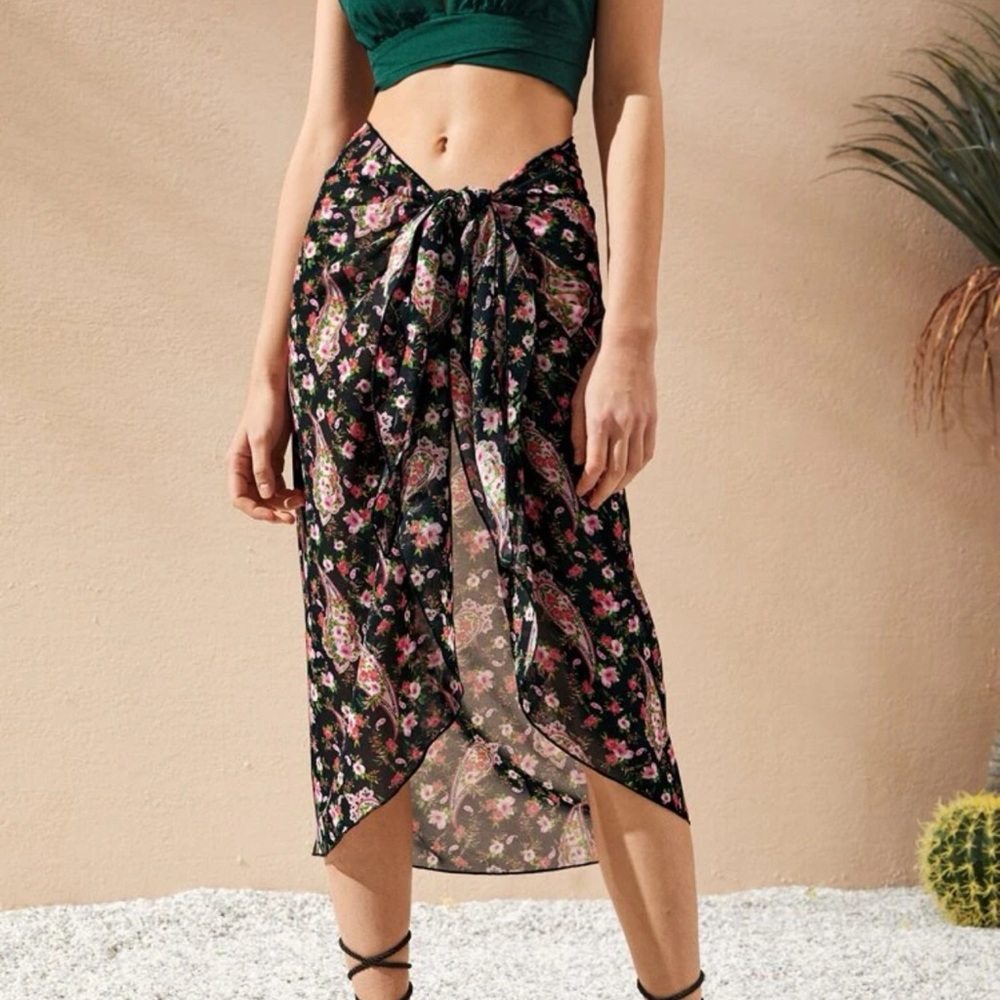 Bohemian Floral Beach Swimsuit Wrap Coverup - Picture 2 of 3